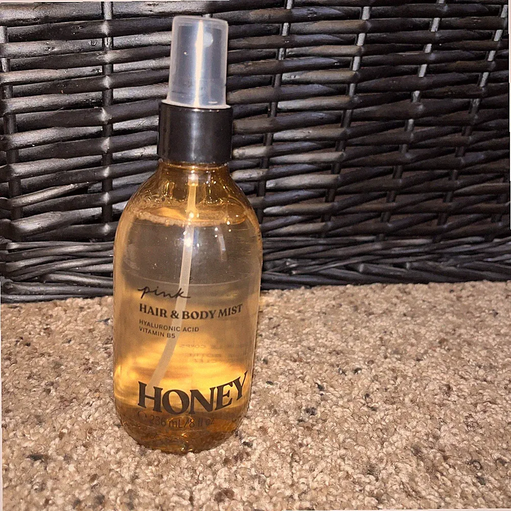 Victoria's Secret Pink Hair & Body Mist, Honey Scent 8 fl oz