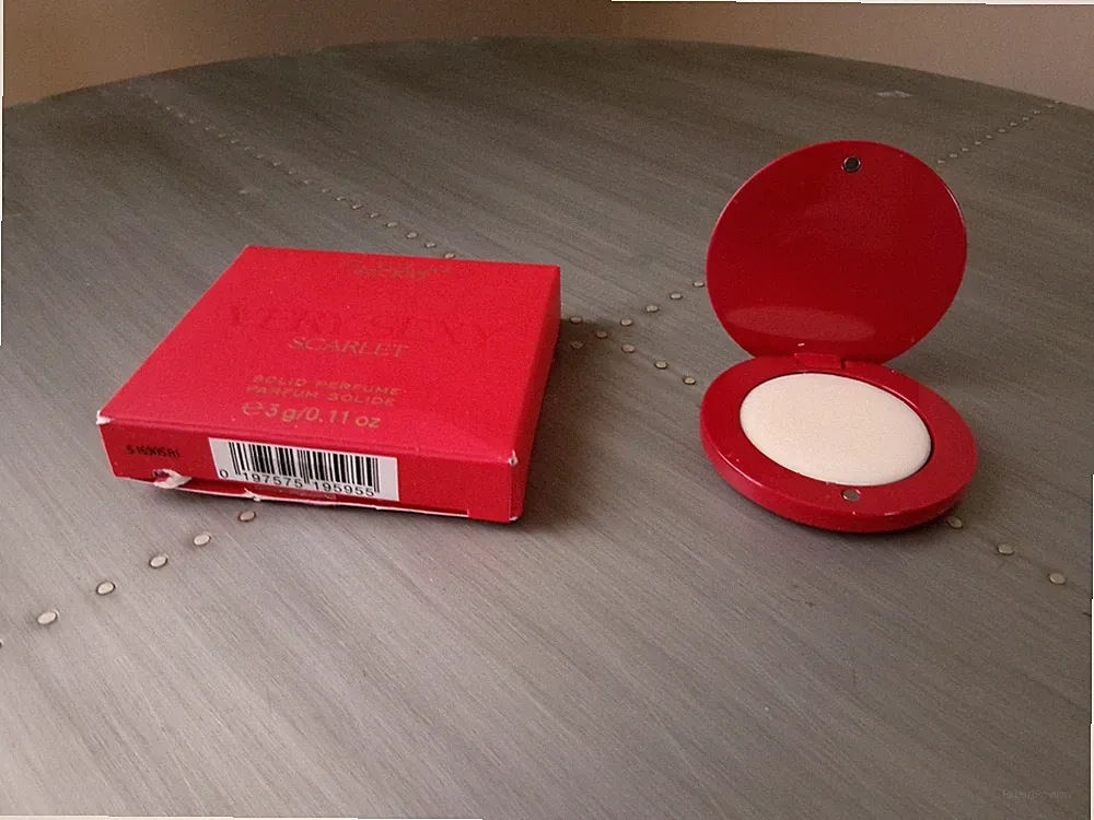 Victoria's Secret SCARLET Very Sexy SOLID PERFUME .11 oz. NIB