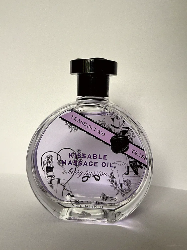VICTORIA’S SECRET TEASE FOR TWO KISSABLE MASSAGE OIL BERRY PASSION 100 ML/ 3.4