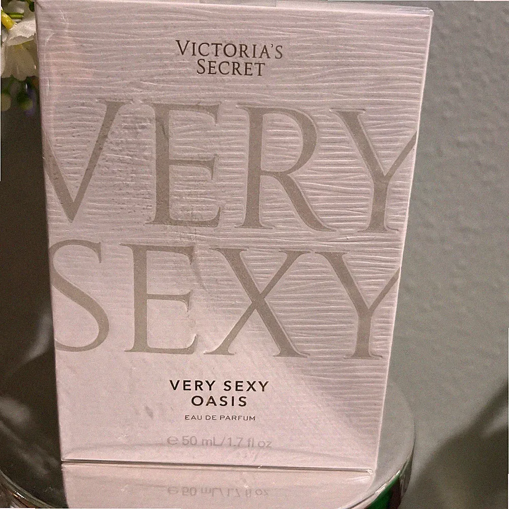 Victoria's Secret Very Sexy Oasis Eau de Parfum Spray 50ml / 1.7 fl oz NiB